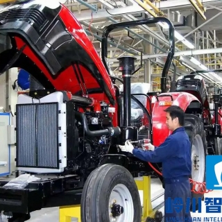 拖拉機（jī）生產流水線