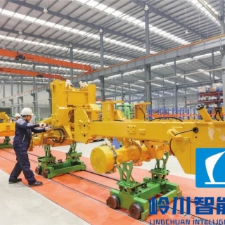 裝載機組裝流水線（xiàn）