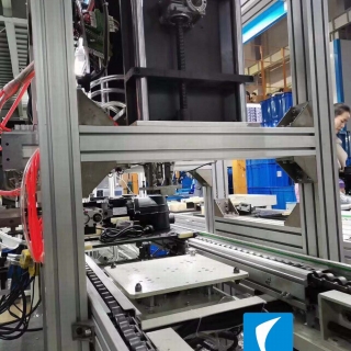 自動擰（nǐng）緊機